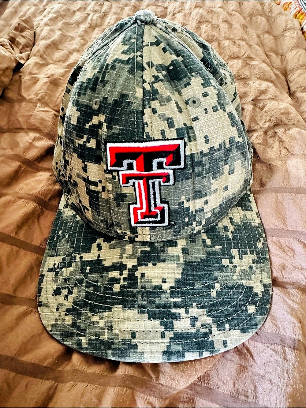 Under Armour Texas Tech Red Raiders On The Field Camo Stretch Fit Cap Camo